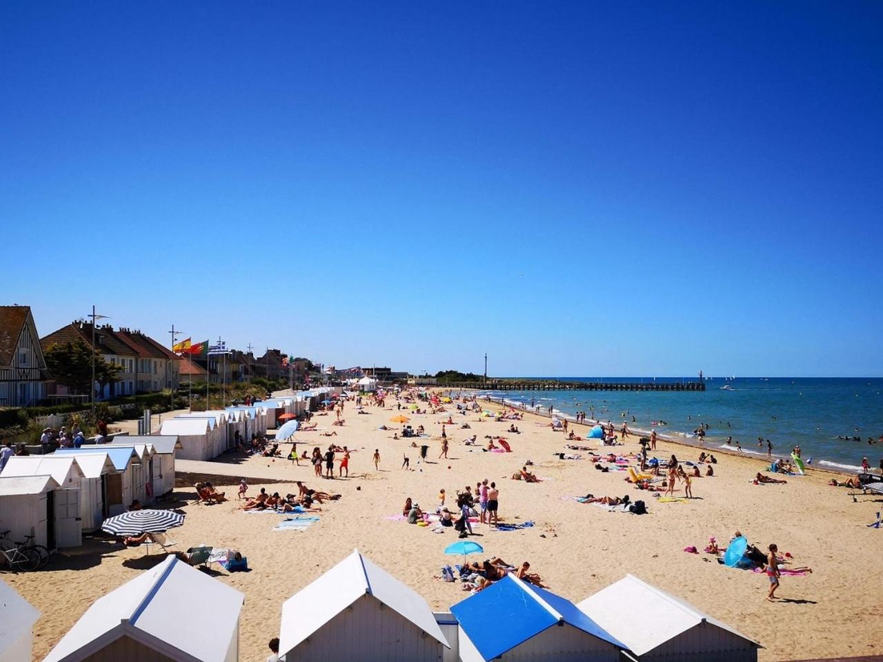 Studio Proche Plage - Parking Gratuit Et Prive - Terrasse Et Petit Jardin Cloture Courseulles-sur-Mer Ngoại thất bức ảnh