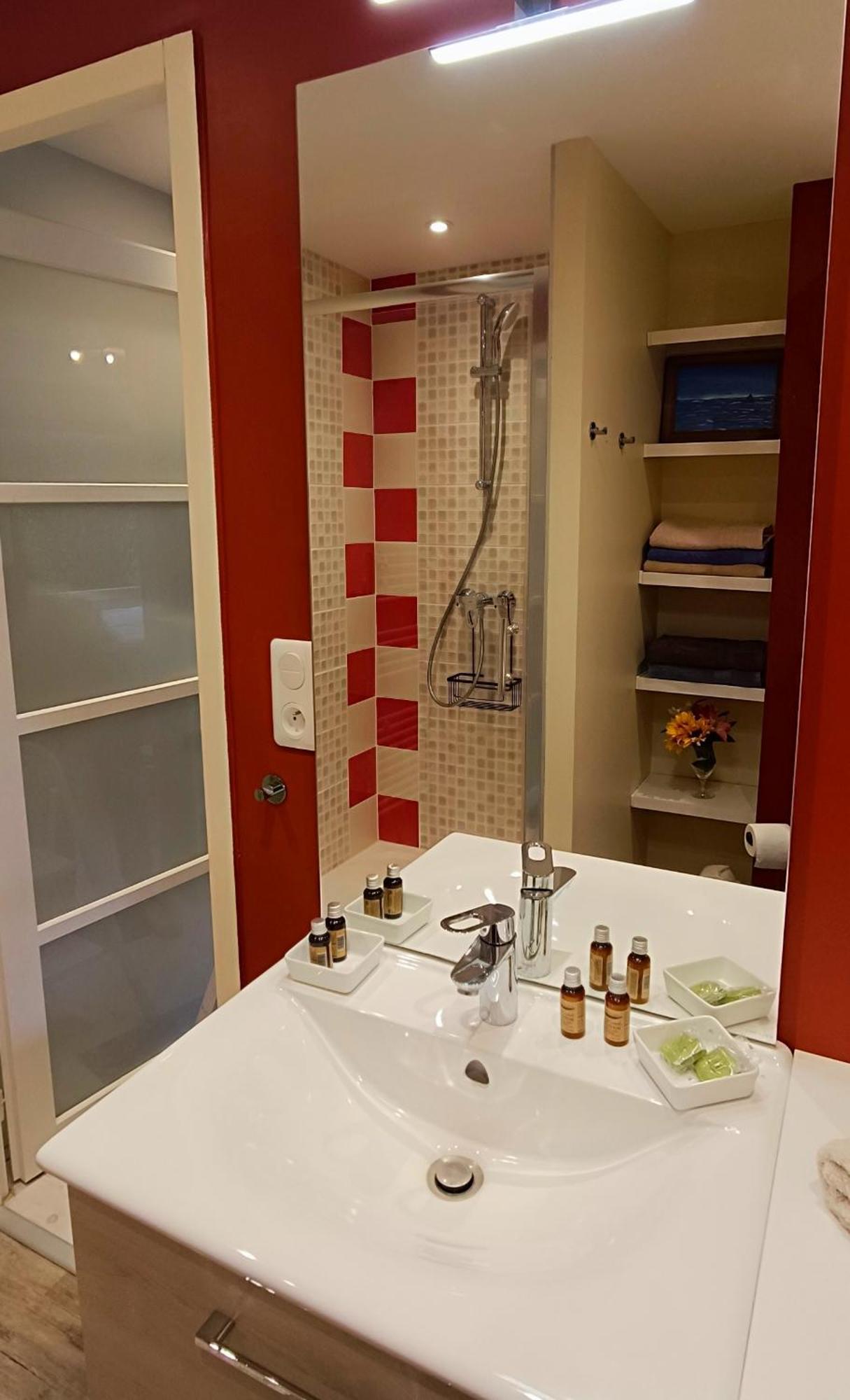 Studio Proche Plage - Parking Gratuit Et Prive - Terrasse Et Petit Jardin Cloture Courseulles-sur-Mer Ngoại thất bức ảnh