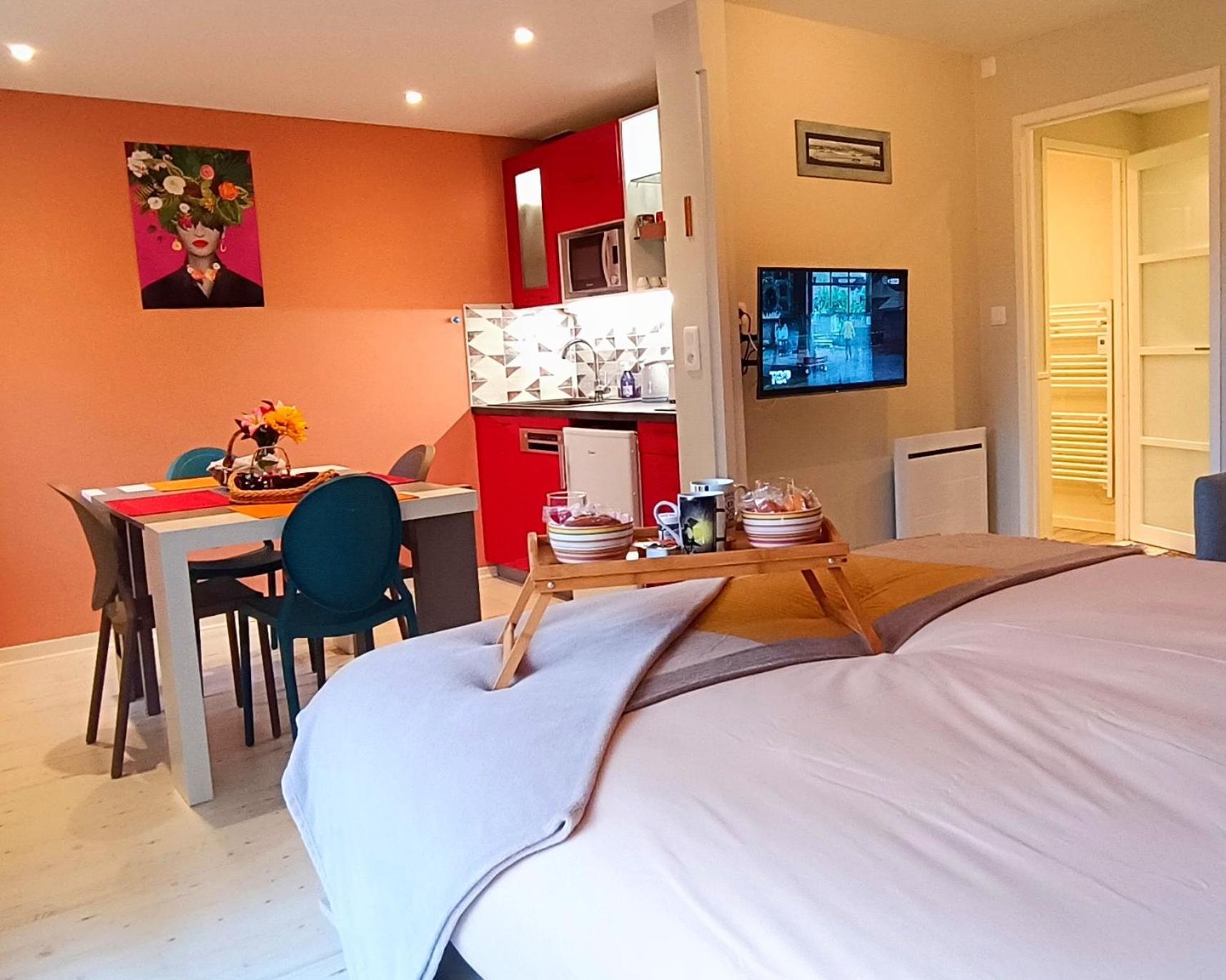 Studio Proche Plage - Parking Gratuit Et Prive - Terrasse Et Petit Jardin Cloture Courseulles-sur-Mer Ngoại thất bức ảnh